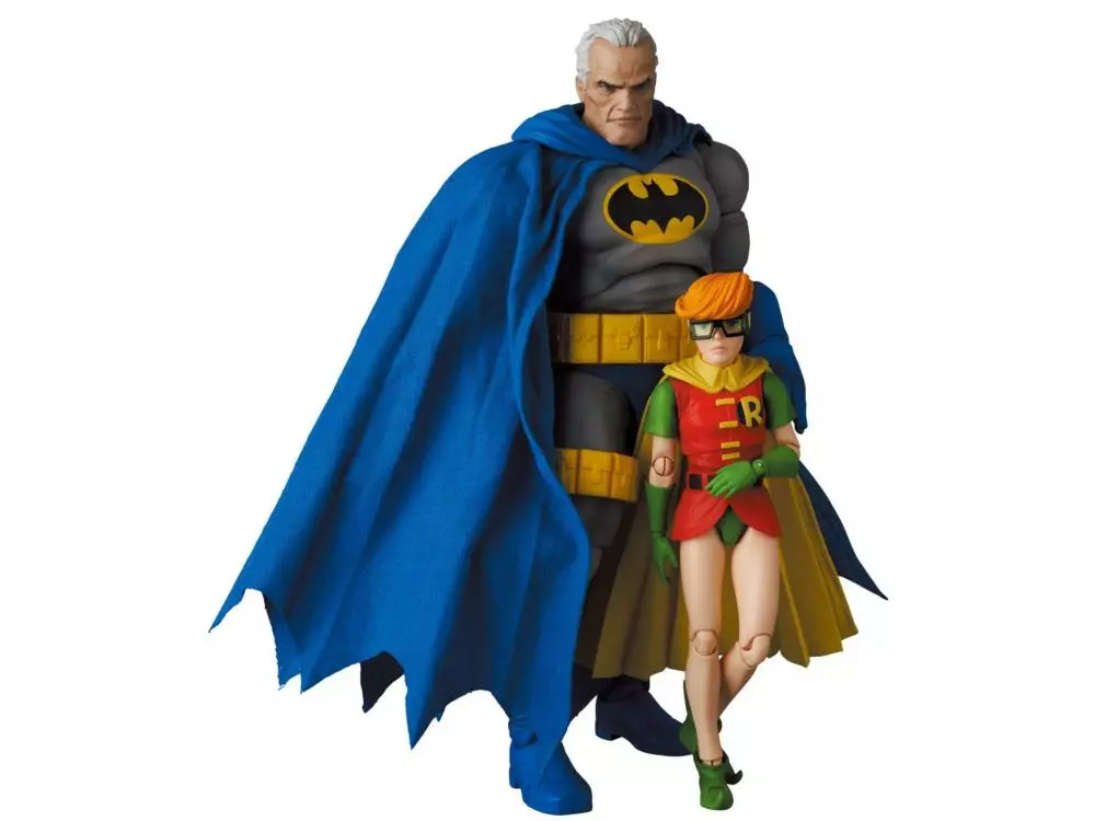 Medicom Toy Mafex No. 139 DC Comics Batman: The Dark Knight Returns Batman (Blue Ver.) And Robin 2-Pack Action Figure Medicom 4 Medicom Toy Mafex No. 139 DC Comics Batman: The Dark Knight Returns Batman (Blue Ver.) And Robin 2-Pack Action Figure Medicom