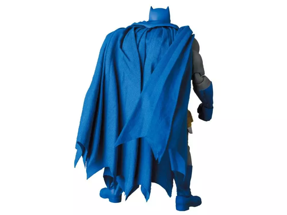 Medicom Toy Mafex No. 139 DC Comics Batman: The Dark Knight Returns Batman (Blue Ver.) And Robin 2-Pack Action Figure Medicom 8 Medicom Toy Mafex No. 139 DC Comics Batman: The Dark Knight Returns Batman (Blue Ver.) And Robin 2-Pack Action Figure Medicom