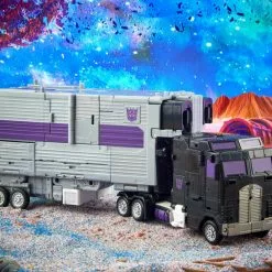 Hasbro Transformers Generations Legacy Commander Class Motormaster Action Figure